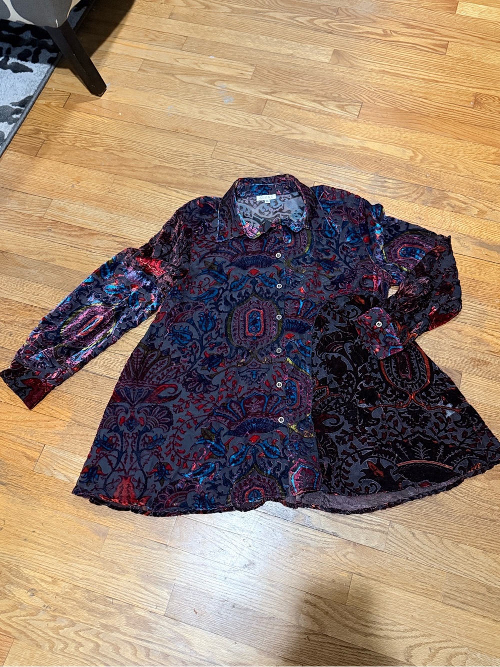 Adore Crushed Velvet Button-Up Shirt in Deep Paisley Mix of Blue, Purple & Red
